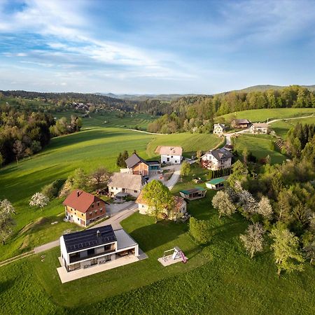 Holiday House Hona Lux Velike Lasce Exterior photo