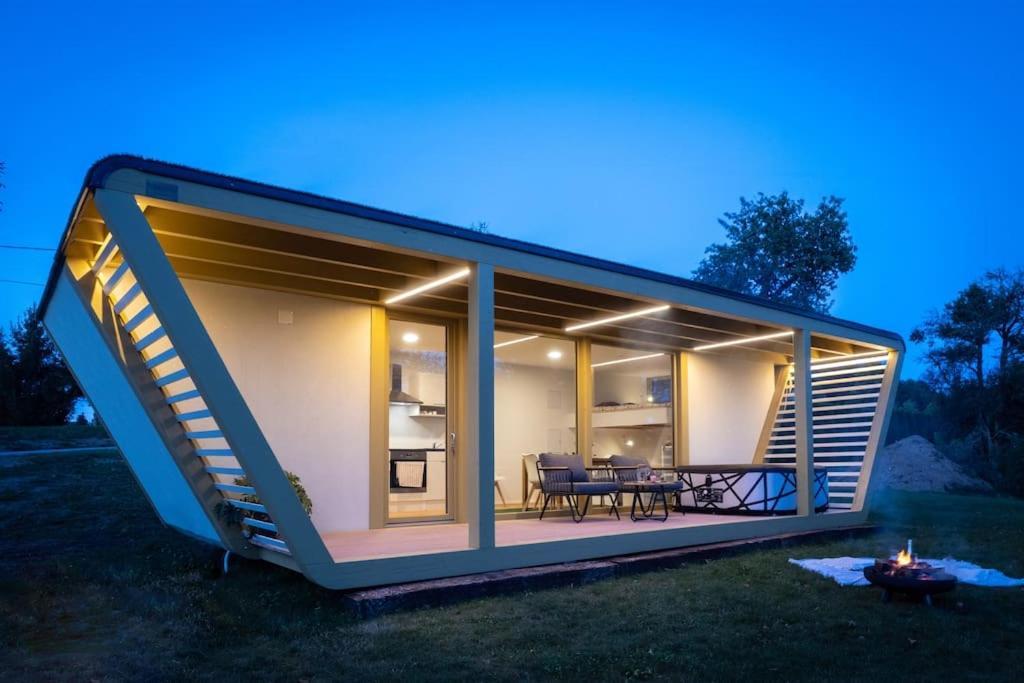 Holiday House Hona Lux Velike Lasce Exterior photo