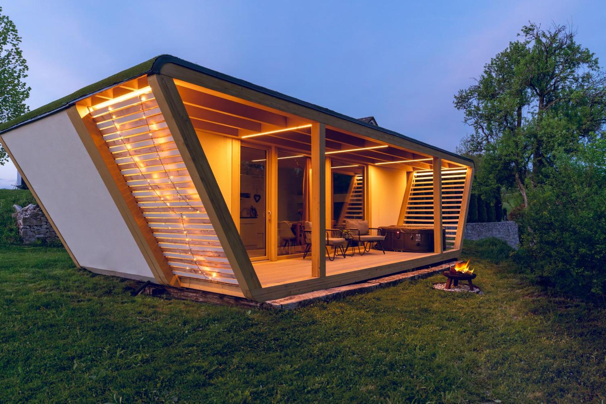 Holiday House Hona Lux Velike Lasce Exterior photo